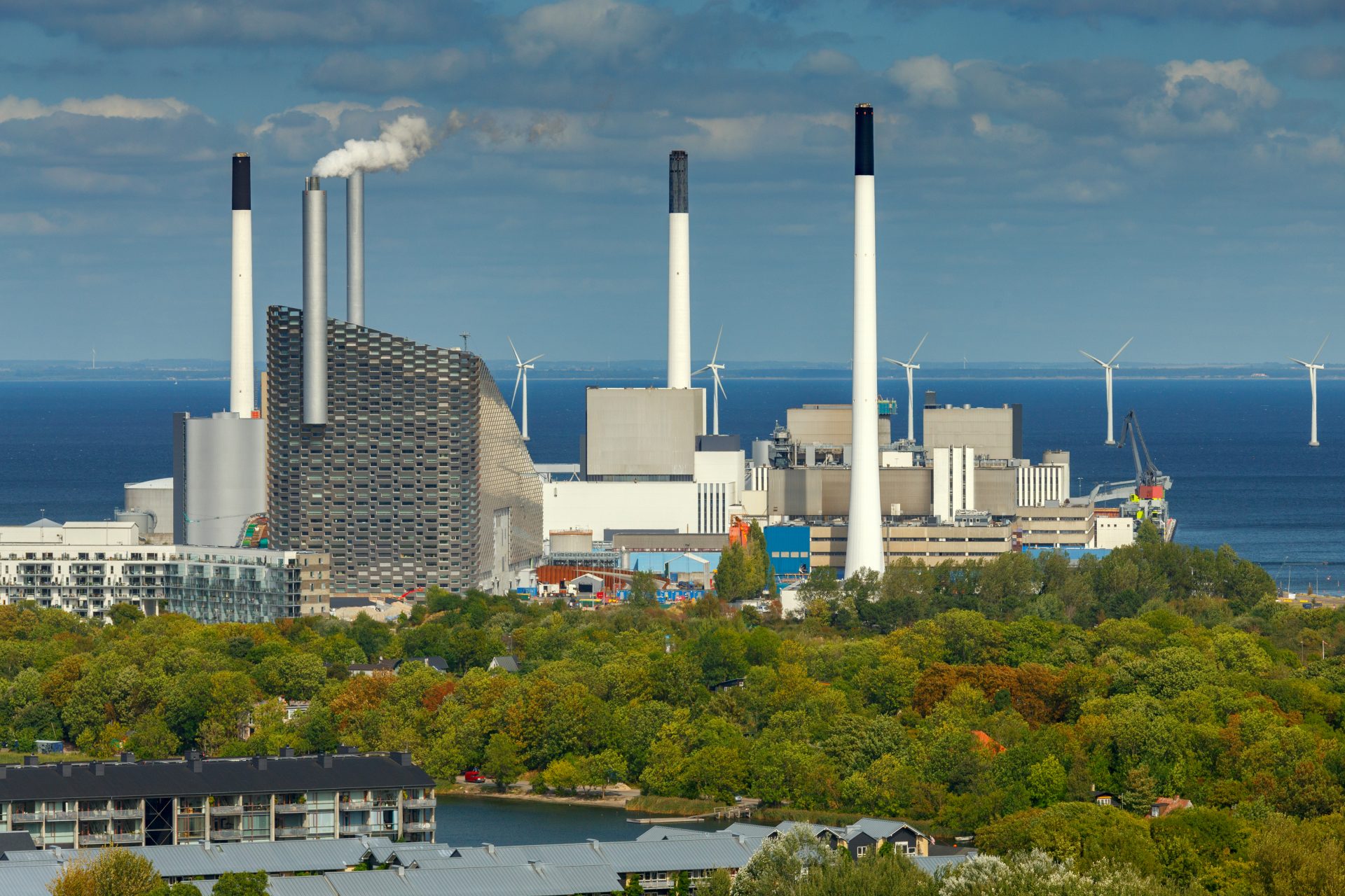 Green industry that complies with methane regulation frameworks